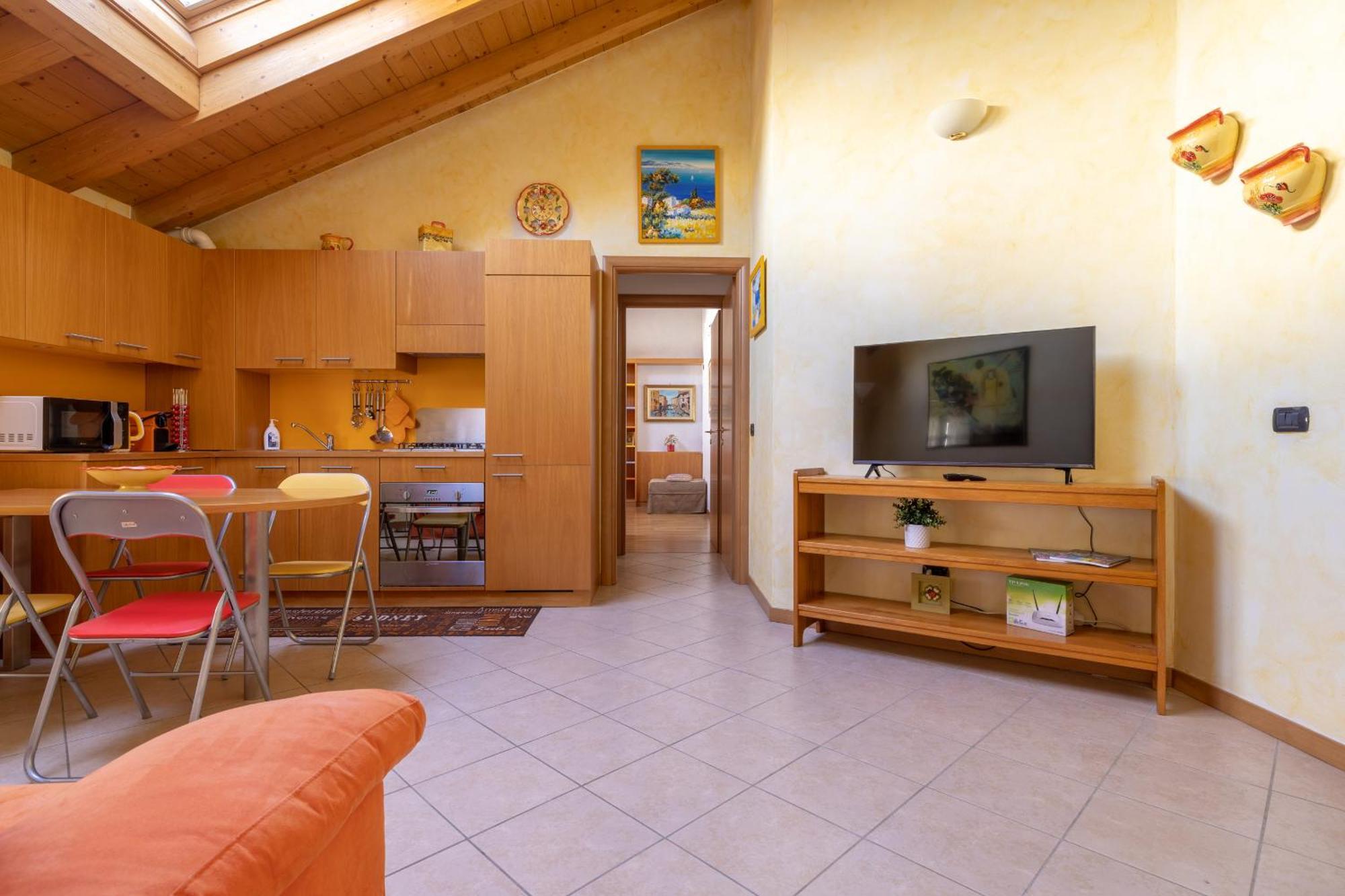Apartment By The Ferry - Menaggio Kültér fotó