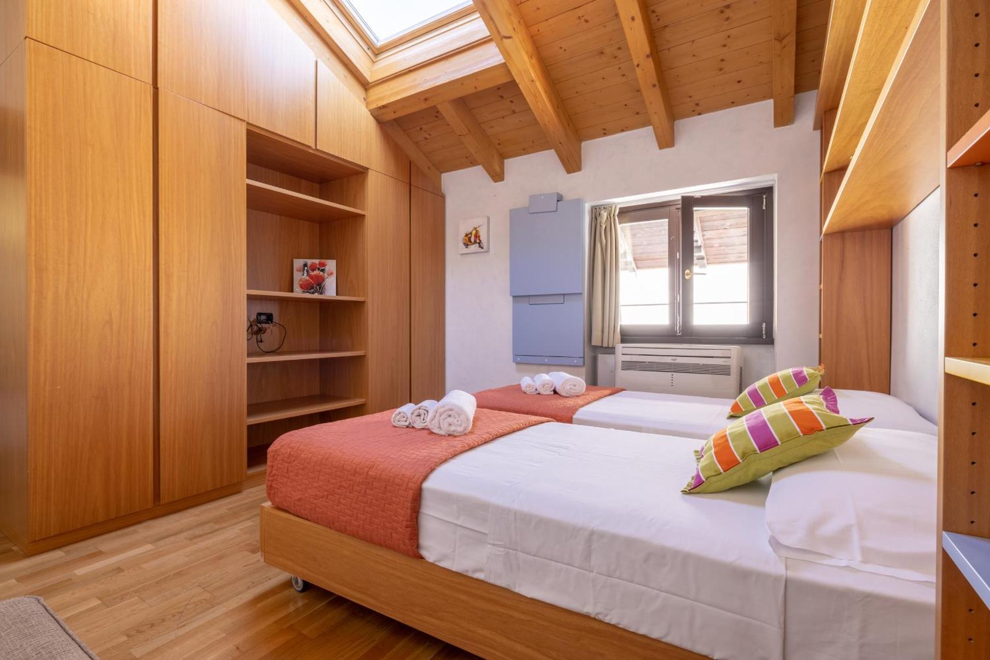Apartment By The Ferry - Menaggio Kültér fotó