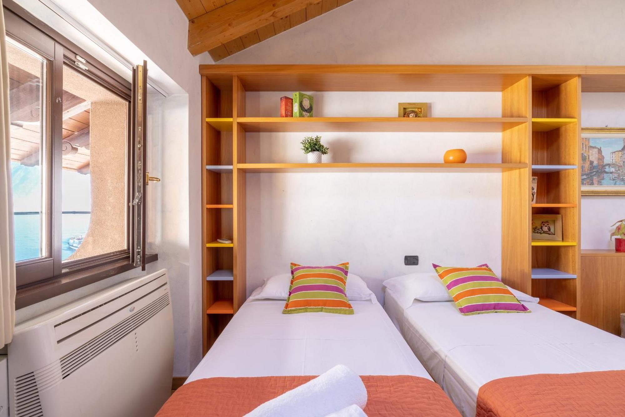 Apartment By The Ferry - Menaggio Kültér fotó