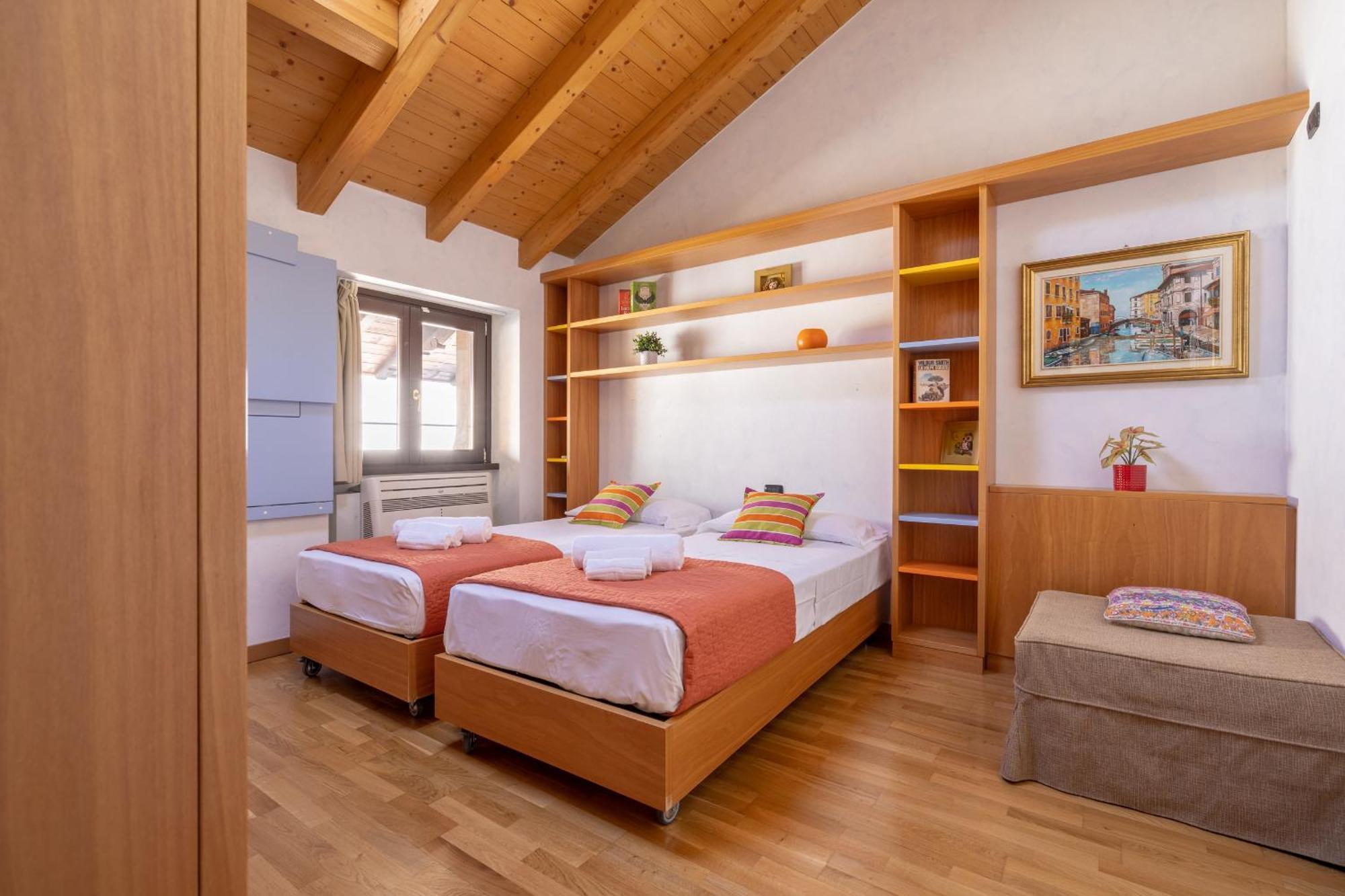 Apartment By The Ferry - Menaggio Kültér fotó